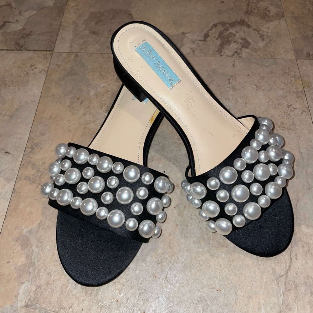 Betty Johnson Pearl Slides